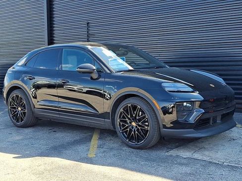 New 2026 Porsche Macan 4 Electric AWD/4WD image 9