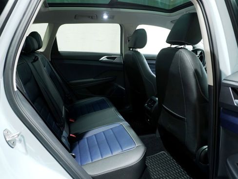 Certified 2025 Volkswagen Taos SEL AWD/4WD image 14