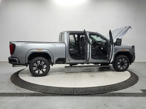 Used 2026 GMC Sierra 2500 Denali w/ Denali Reserve Package AWD/4WD image 16