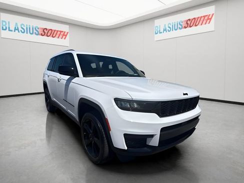 Used 2023 Jeep Grand Cherokee L Altitude AWD/4WD image 1