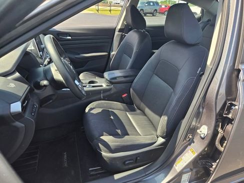 Used 2019 Nissan Altima 2.5 S FWD image 9