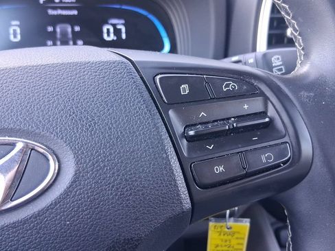 Used 2023 Hyundai Venue SEL FWD image 25
