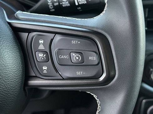 Used 2025 Jeep Wrangler Unlimited Rubicon AWD/4WD image 26