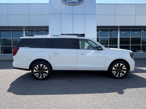 Certified 2025 Ford Expedition Max Platinum w/ Driver's Package AWD/4WD image 2