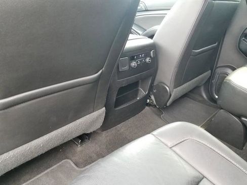 Used 2018 GMC Yukon XL SLT AWD/4WD image 17
