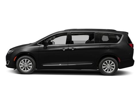 Used 2017 Chrysler Pacifica Touring-L w/ Tire & Wheel Group FWD image 3