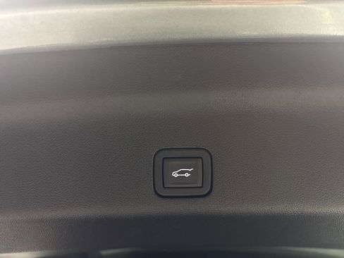 Used 2024 Cadillac Escalade Sport Platinum image 7