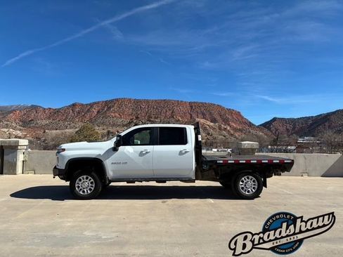 Used 2022 Chevrolet Silverado 2500 LT w/ Fleet Comfort Package image 4