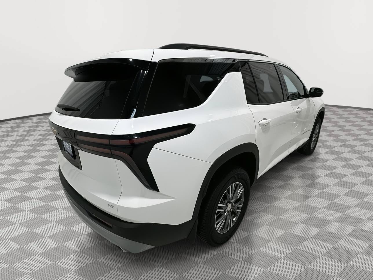 Used 2024 Chevrolet Traverse LT w/ LPO, Floor Liner Package AWD/4WD image 5