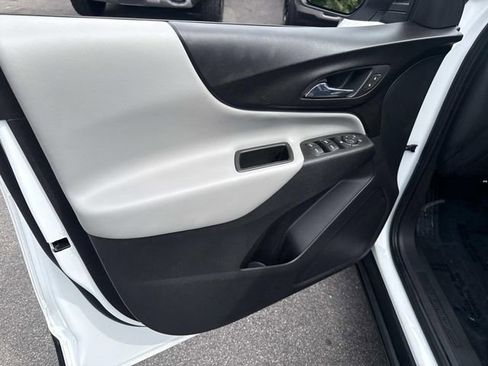 Used 2021 Chevrolet Equinox LS w/ LS Convenience Package image 19