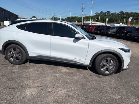Used 2021 Ford Mustang Mach-E Select w/ Comfort/Technology Package RWD image 4