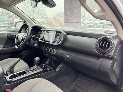 Used 2022 Toyota Tacoma SR image 34