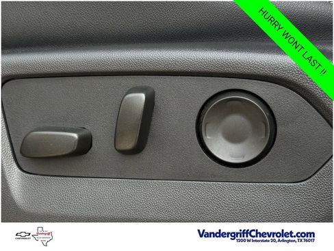 Certified 2025 Chevrolet Suburban Premier AWD/4WD image 21