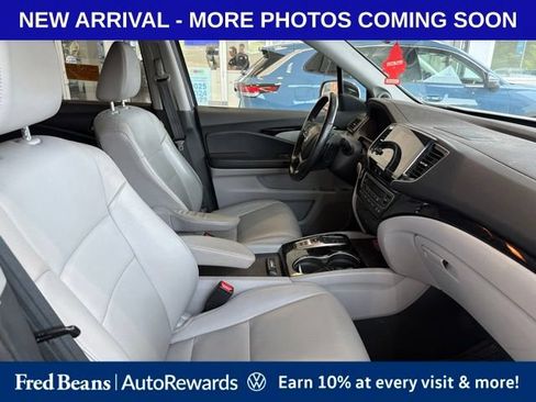 Used 2021 Honda Pilot Touring image 6