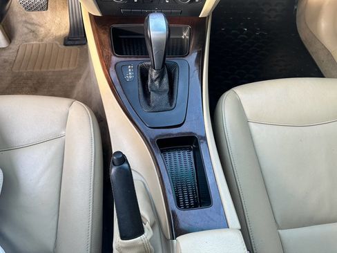 Used 2011 BMW 335i xDrive Sedan image 26