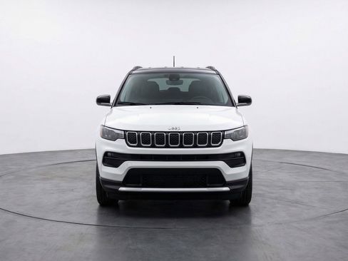Used 2025 Jeep Compass Limited AWD/4WD image 2