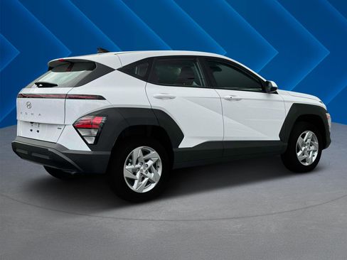 New 2025 Hyundai Kona SE image 8