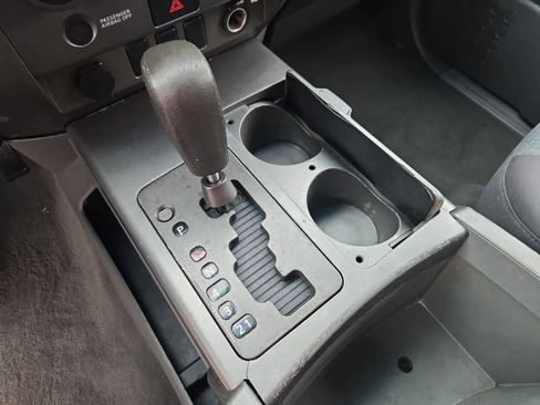 Used 2007 Nissan Titan SE image 28