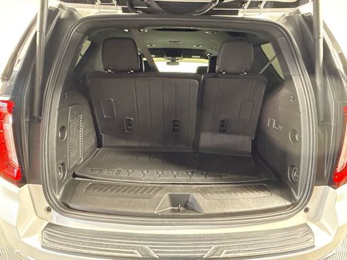 Used 2022 GMC Yukon SLT w/ SLT Luxury Package RWD image 27