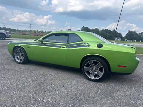 Used 2011 Dodge Challenger R/T RWD image 8