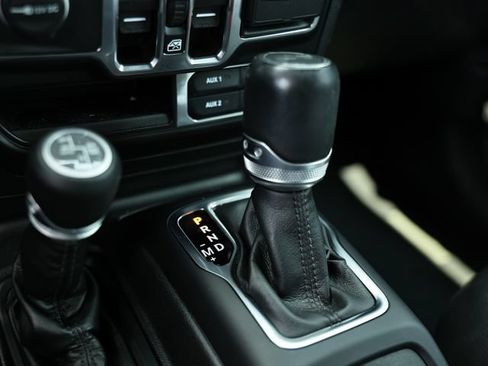 Used 2022 Jeep Wrangler Unlimited Sahara AWD/4WD image 48