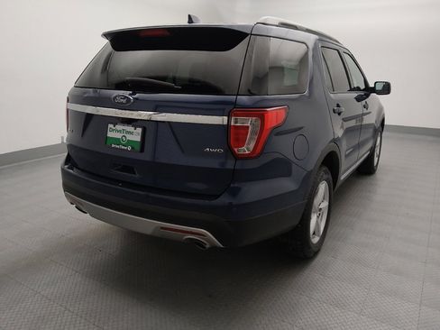 Used 2017 Ford Explorer XLT AWD/4WD image 7