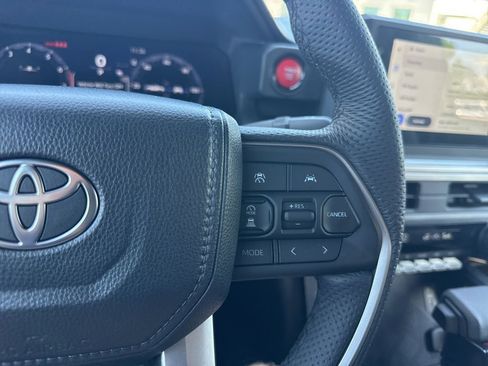 Used 2025 Toyota Tacoma TRD Sport image 15