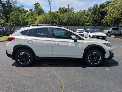 Used 2021 Subaru Crosstrek 2.0i Premium w/ Moonroof Package AWD/4WD image 3