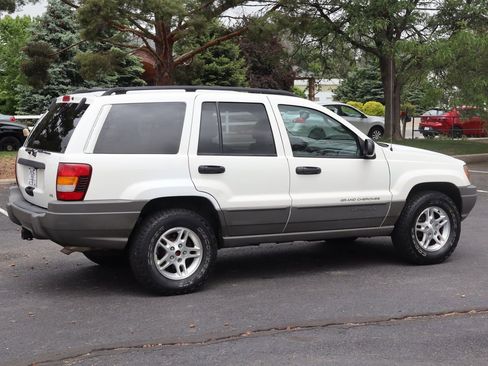 Used 2002 Jeep Grand Cherokee Laredo AWD/4WD image 4