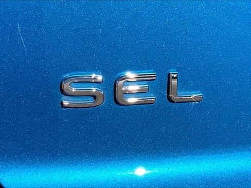Used 2024 Volkswagen Atlas Cross Sport SEL Premium R-Line AWD/4WD image 31
