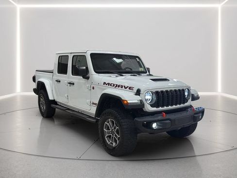 Used 2024 Jeep Gladiator Mojave AWD/4WD image 8