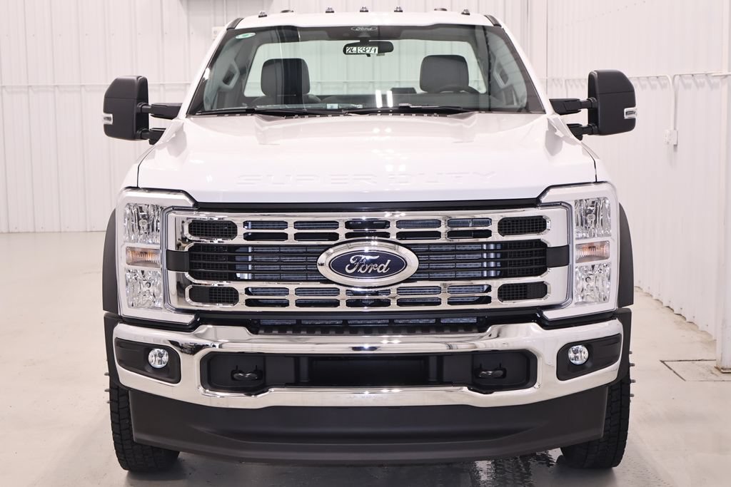 New 2026 Ford F550 4x4 Regular Cab Super Duty image 4