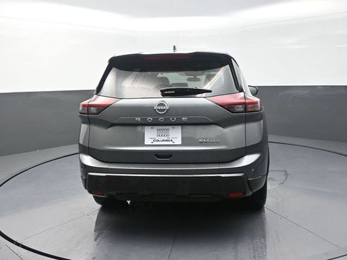 Used 2024 Nissan Rogue SV AWD/4WD image 8