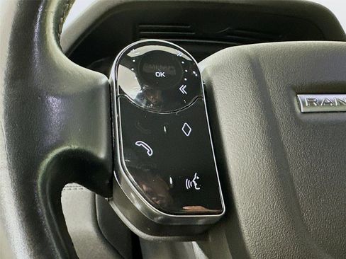 Used 2020 Land Rover Range Rover Evoque SE image 13