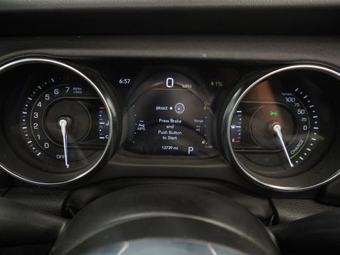 Used 2023 Jeep Wrangler Unlimited Sahara AWD/4WD image 32