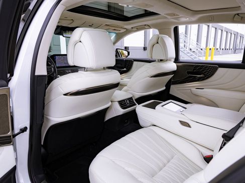 Used 2021 Lexus LS 500 AWD image 33