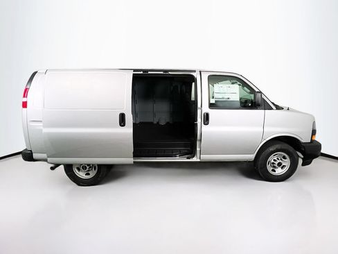 New 2026 GMC Savana 2500 w/ Driver Convenience Package RWD image 16