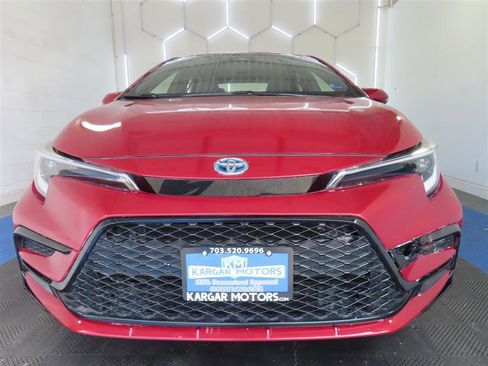 Used 2024 Toyota Corolla SE FWD image 3