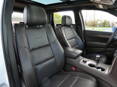 Used 2014 Jeep Grand Cherokee Summit AWD/4WD image 37