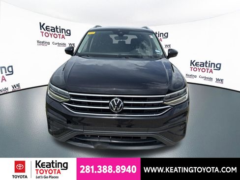 Used 2022 Volkswagen Tiguan SE FWD image 2