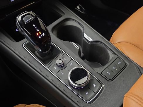 Used 2024 Cadillac XT4 Premium Luxury image 21