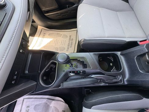 Used 2018 Toyota RAV4 LE Plus image 18