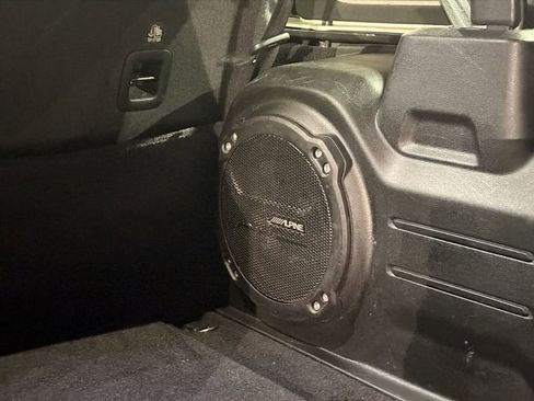 Used 2020 Jeep Wrangler Unlimited Sahara image 25