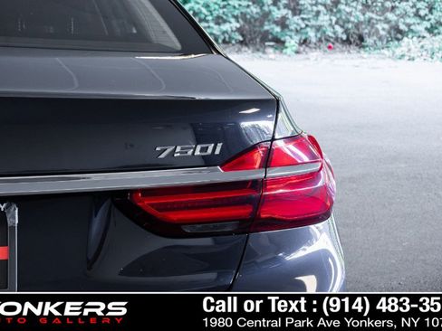 Used 2019 BMW 750i xDrive w/ Executive Package AWD/4WD image 24