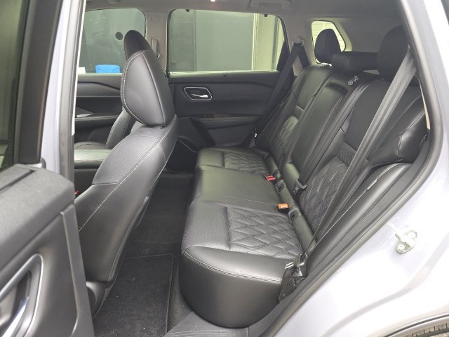 Used 2024 Nissan Rogue Platinum w/ Platinum Premium Package FWD image 26