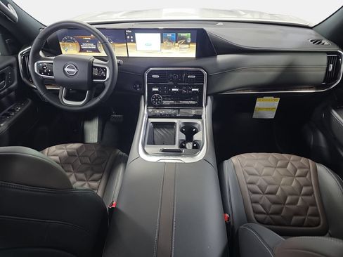 New 2026 Nissan Armada Platinum AWD/4WD image 9