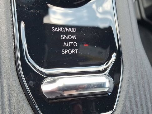 New 2026 Jeep Cherokee Laredo AWD/4WD image 17