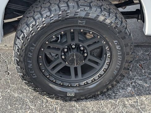 New 2026 Ford F250 Lariat w/ Black Appearance Package image 33