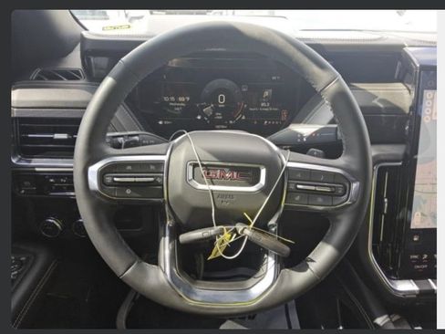 Used 2025 GMC Yukon Elevation RWD image 8