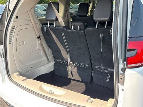 Used 2024 Chrysler Pacifica Limited FWD image 21